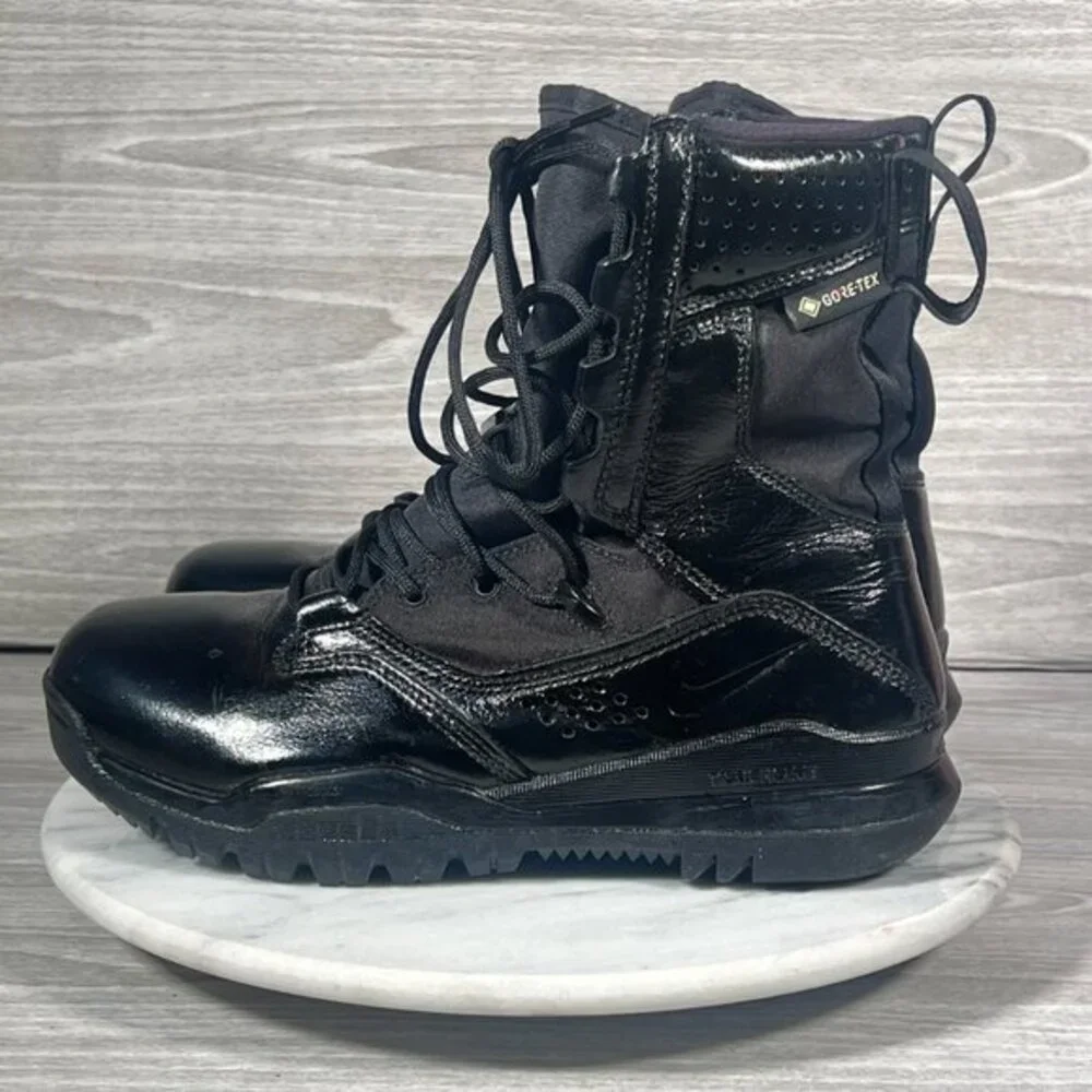 Nike‎ SFB Field 2 8
